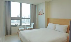 [Queen Bedroom Standard Long Stay Special Discount] Moonlight Stay Songdo's Charming Residence - Image 4