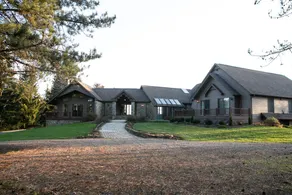 Wolf Glen Lodge, 200 Acre Retreat - Image 4