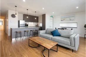 Captains Cove 1st Floor Spa Luxury Apartments - Free Netflix - Image 2