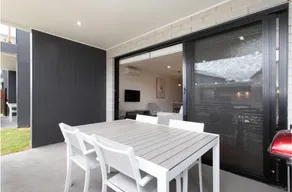 Luxury Resort Apt | Heated Pool + Boat Mooring - Image 2