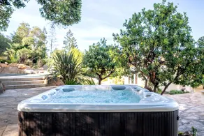 Wine Country Villa Heated Pool Hot Tub Upper Level - Image 3