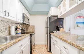 Charming 2br with BEACH ACCESS and full amenities - Image 2