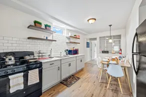 Modern 2 bdrm apt near O'hare-Downtown. King bed. - Image 5