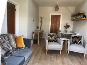 Whole seaside apt, stones throw to the new forest. - Image 2
