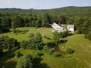 Sleeps 24+! Disc Golf, 4-Acre Yard, Unique Estate - Image 3