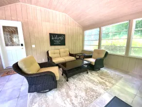 30 min from Notre Dame + Hottub, 10 acre estate and game room - Image 5