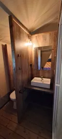 Ecolodge tent in Kenya - Image 3