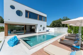 Villa near beach wih 12 meters long pool - Image 4