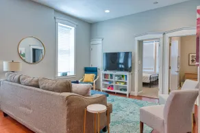 Large 5BR Unit in Lafayette Square near downtown! - Image 2
