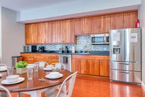 Large 5BR Unit in Lafayette Square near downtown! - Image 3