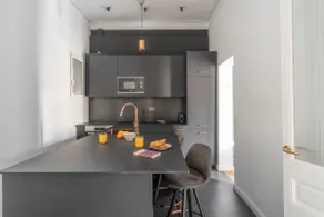 TSA Gran Via | 4 Bed Apartment with Balcony - Image 3