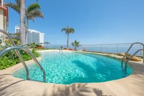 Front to the Sea Blue Oasis - (pool and parking) - Image 5