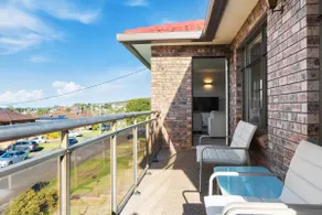 Seaview Escape - Beach Family Getaway with Games - Image 4