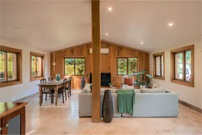 Palm Grove Rainforest Retreat - Image 3
