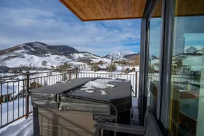 Couples retreat - low cleaning fee -private hottub - Image 4