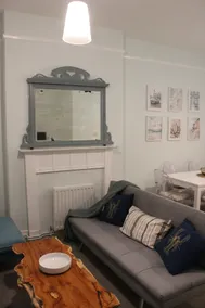 The Blue Lobster. Fun and modern 2 bed flat. - Image 4