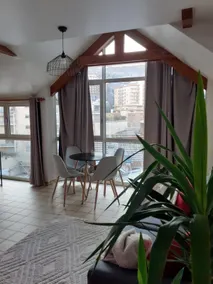 1 bedroom with character, bright, GAP city center - Image 4