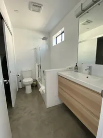 Modern Penthouse -Walk to Everything in Hillcrest - Image 5