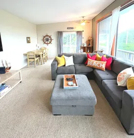 Charming Beach Home, Walk to DT and the Beach. - Image 5