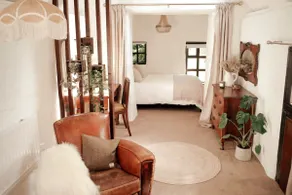 Bijou Studio Cottage in Rural Cornwall - Image 4