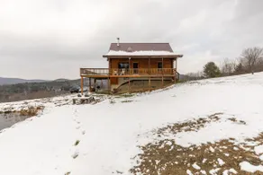 Hilltop 3 bedroom cabin with million dollar views! - Image 5