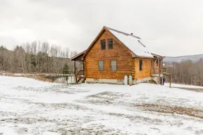 Hilltop 3 bedroom cabin with million dollar views! - Image 3