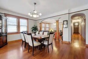 Vibrant Spacious Home - Walk to Bars/Restaurants - Image 3