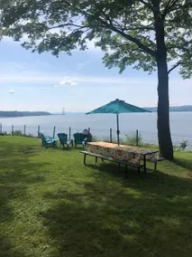 Cottage with direct view of the St. Lawrence River - Image 2