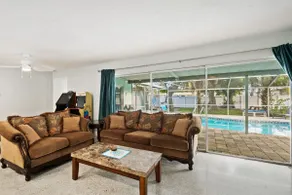 3 Queen Beds 1 King screened Heated Pool - Image 3