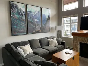 VILLAGE LOFT CONDO - POOL & HOT TUB - 2 PARKING SPOTS! - Image 5