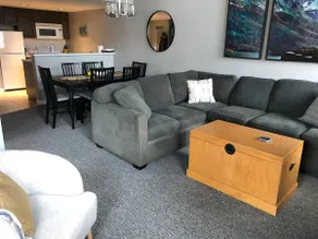 VILLAGE LOFT CONDO - POOL & HOT TUB - 2 PARKING SPOTS! - Image 4