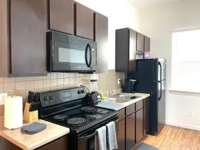 NEW! 5 min from Mall, Airport, and Dinning! - Image 4