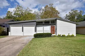 Great Place in Bellaire - Image 2