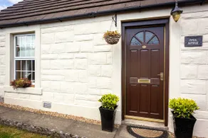 A Charming 3 Bedroom Holiday Cottage Near Stirling - Image 3