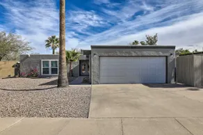 Boho-off-Broadway, Stylish, Fun Family Home! - Image 3