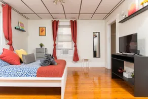 1 Free parking spot - 1BR/1Bath - Location - Walk! - Image 3