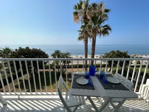 BEACHFRONT APARTMENT - Image 2