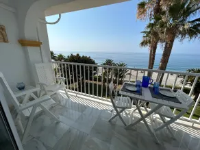 BEACHFRONT APARTMENT - Image 3