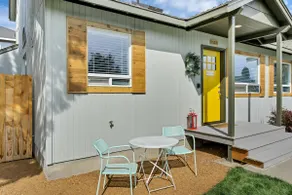 Mellow Yellow - King Beds, Dog Friendly, Cozy! - Image 5