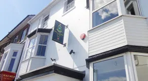 2 Bedroom Holiday Apartment with Sea Views - Image 2