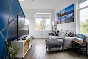 ⭐ 3 Master Bedrooms | Contemporary 3 Story House - Image 2