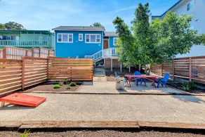 Downtown | Hottub | Sleeps 6 - Image 3