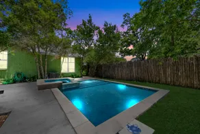 Clover Haus 2 Blks to Main St with Pool and Spa! - Image 2