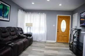 Peaceful & Cheerful 3-Bedroom Home - Image 2
