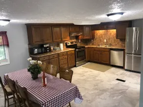 Sylvan Lake House 5-BR 4-BA Full Kit., 2 Pier spaces - Image 3