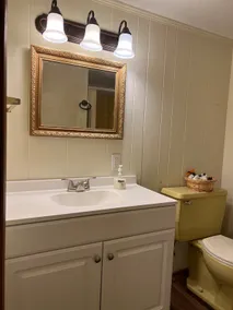 Quiet 1-bedroom Apt with access to gym and hot tub - Image 3