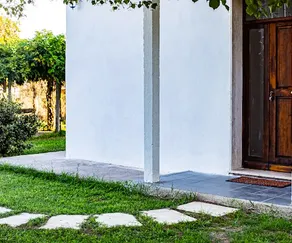 Cottage surrounded by greenery, 4 km from the sea - Image 3