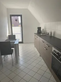 Large 2-story apartment with 4 bedrooms - Image 5