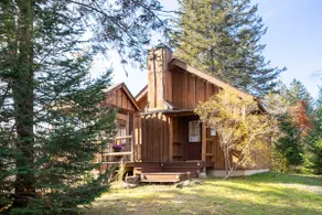 La Chouette – cozy waterfront chalet - Image 2