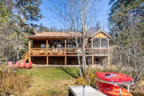 La Chouette – cozy waterfront chalet - Image 5